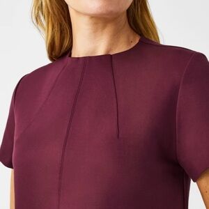 Spanx NWT Women The Perfect Funnel Top Short Sleeve Crew Neck Stretch Chianti L